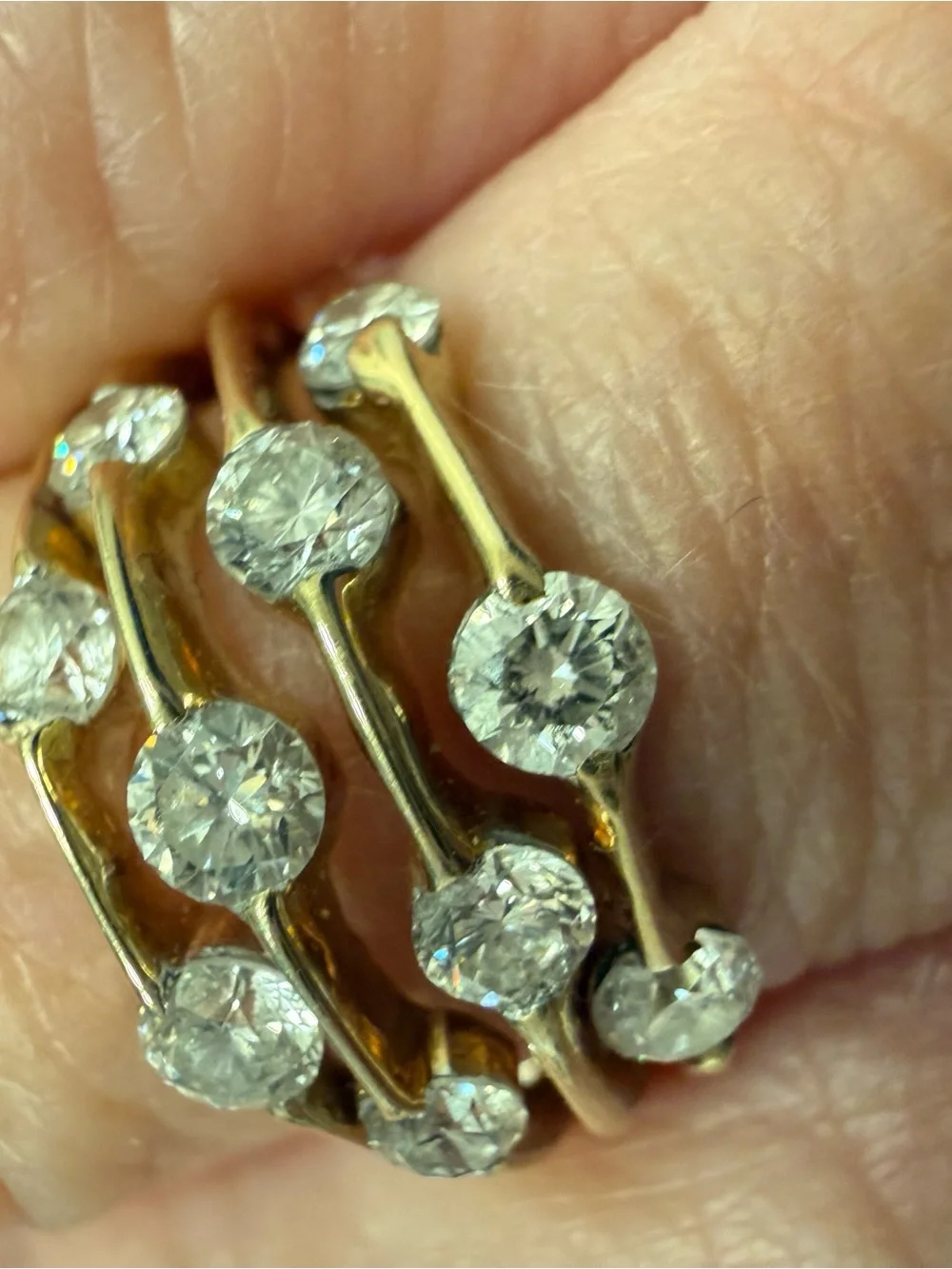 14k Gold Women's Ring size 6 Round diamonds